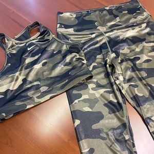 Womens Nike Workout leggings and sports bra. Camouflage, M